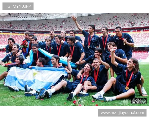 足球复古风潮再现经典球场时光 怀旧元素引领潮流新风尚 足球复古风潮再现经典球场时光 怀旧元素引领潮流新风尚